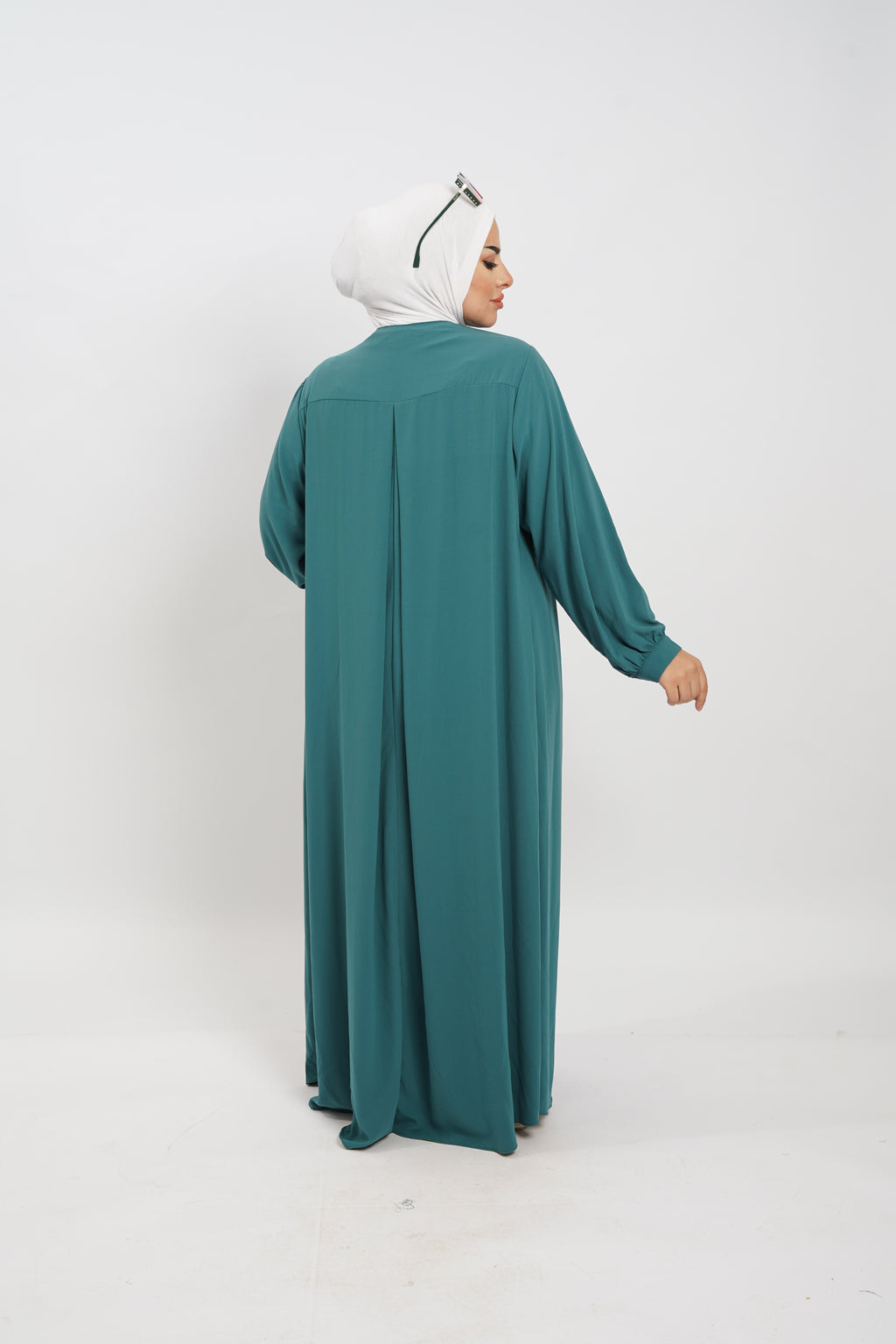 Retag Abaya